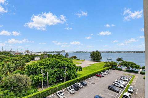5600 N Flagler Drive #606, West Palm Beach FL - photo 19 of 44