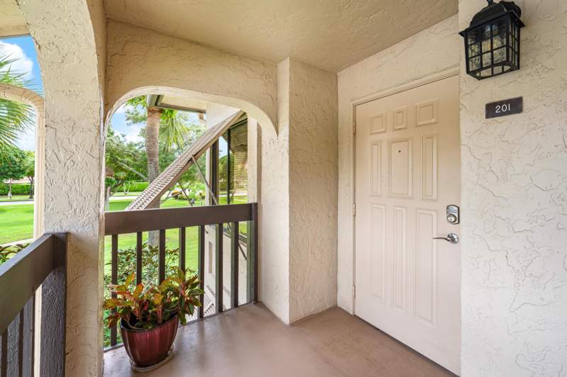 2 bedroom Condominium at 10101 Mangrove Drive #201, Banyan SpringsLAKESIDE Condo 8, Boynton Beach — photo 2