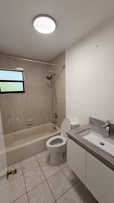 1123 W Prospect Road, Fort Lauderdale FL - photo 12 of 16