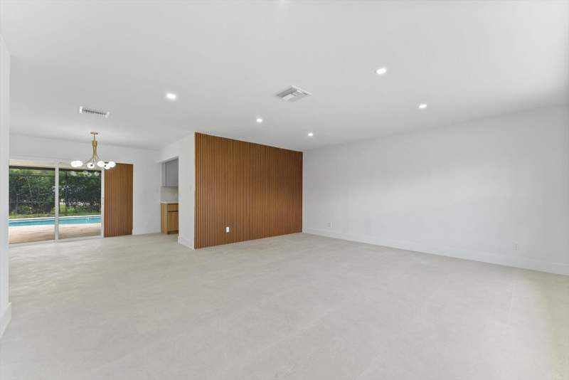 4 bedroom Single Family Residence at 6873 S Plymouth Drive, Floral Park Lantana, Lake Worth — photo 4