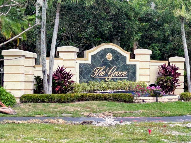 3 bedroom Condominium at 7910 Laina Lane #2, Grove Village Condo, Boynton Beach — photo 2