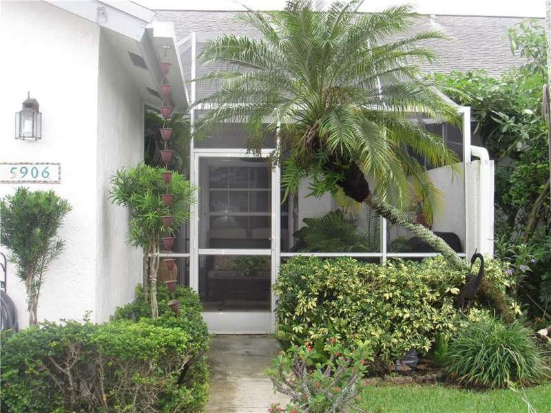 2 bedroom Villa at 5906 NW 93rd Terrace, Lyons Industrial Park, Tamarac — photo 2