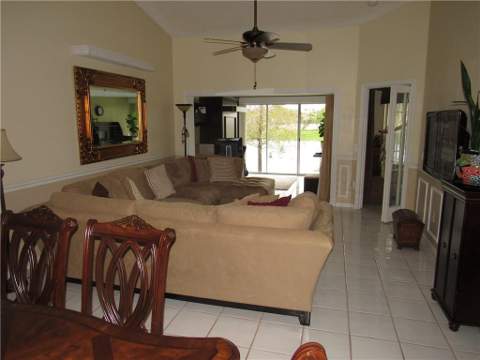 5906 NW 93rd Terrace, Tamarac FL - photo 11 of 37