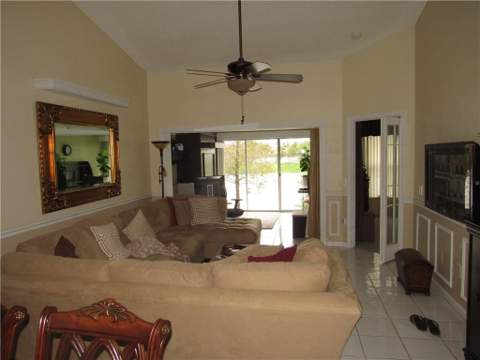 5906 NW 93rd Terrace, Tamarac FL - photo 13 of 37