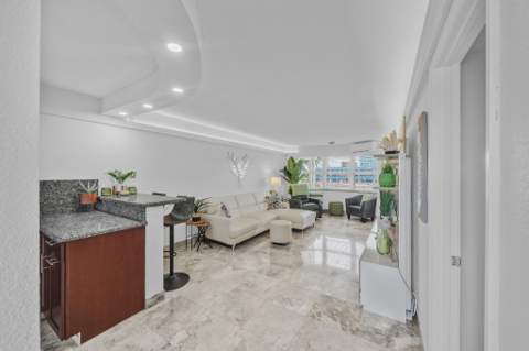 1536 SE 15th Court #404, Deerfield Beach FL - photo 10 of 49