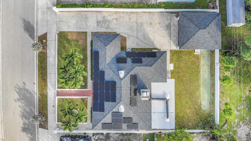 3 bedroom Single Family Residence at 916 31st Street, Northwood Add, West Palm Beach — photo 3