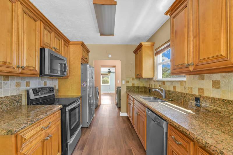 3 bedroom Single Family Residence at 916 31st Street, Northwood Add, West Palm Beach — photo 4