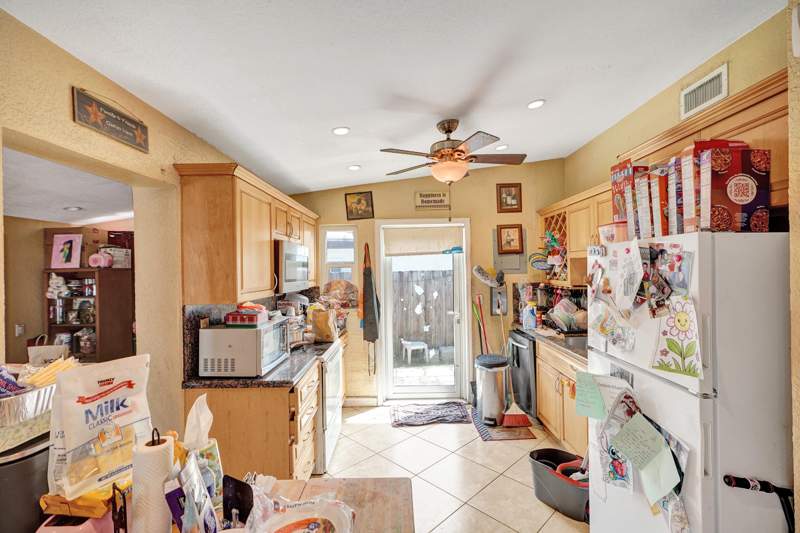 3 bedroom Single Family Residence at 3630 SW 40th Street, Lake Forest Sec 3, West Park — photo 5