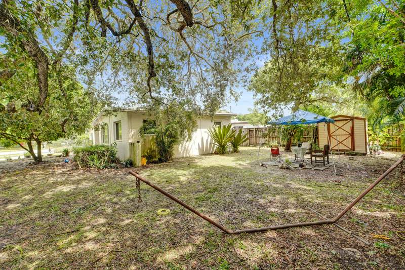 3 bedroom Single Family Residence at 3630 SW 40th Street, Lake Forest Sec 3, West Park — photo 3