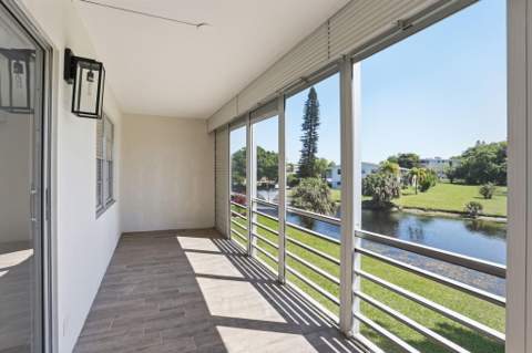 2005 Newport G, Deerfield Beach FL - photo 13 of 30