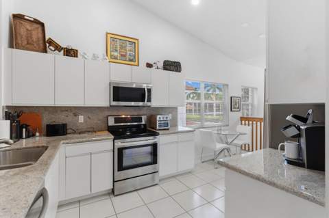 7336 Lake Meadow Way #202, Boynton Beach FL - photo 9 of 25