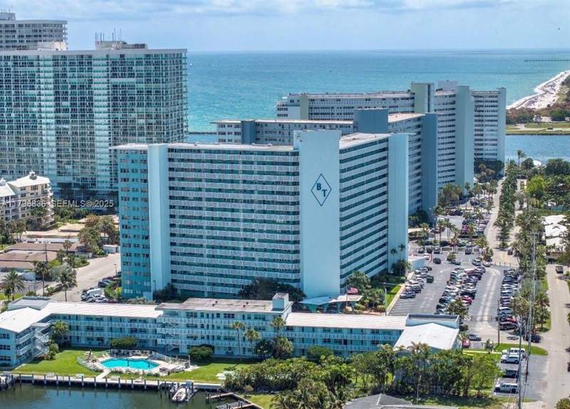 1 bedroom Stock Cooperative at 1900 S Ocean Drive #309, Breakwater Towers Co-Op, Fort Lauderdale — photo 4