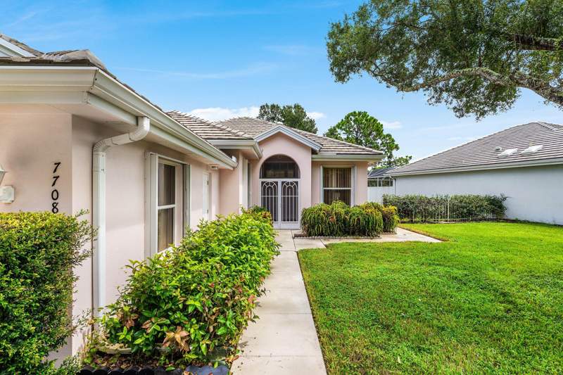 3 bedroom Single Family Residence at 7708 SE Bay Cedar Circle, Preserve, Hobe Sound — photo 2