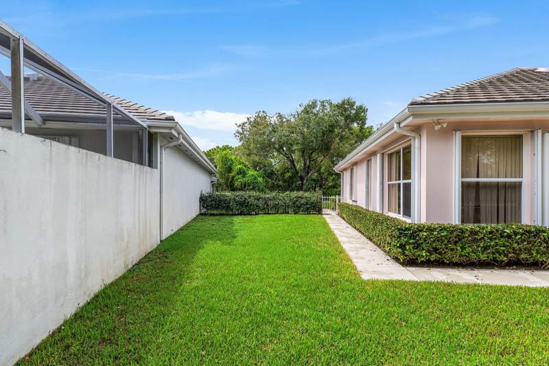 3 bedroom Single Family Residence at 7708 SE Bay Cedar Circle, Preserve, Hobe Sound — photo 3