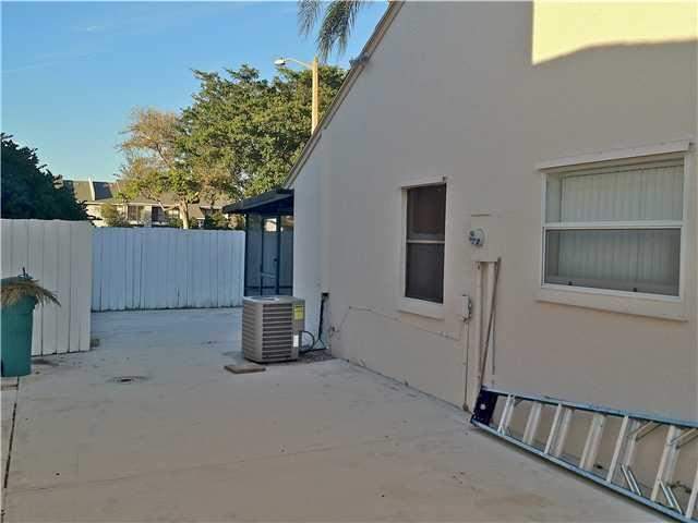 4 bedroom Single Family Residence at 106 Azalea Circle, Lakes Of Tara Unit 2, Boynton Beach — photo 2