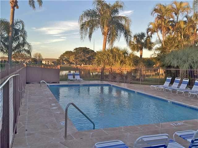 4 bedroom Single Family Residence at 106 Azalea Circle, Lakes Of Tara Unit 2, Boynton Beach — photo 4