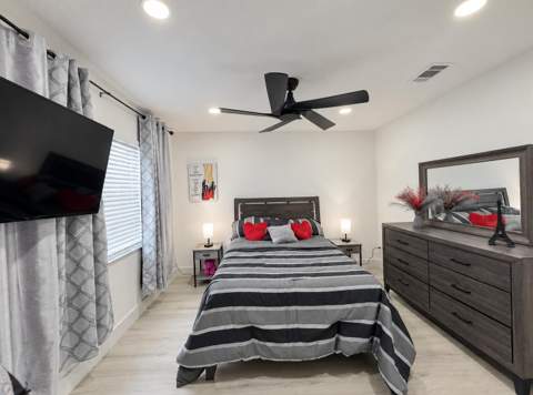 1034 Manor Drive, Palm Springs FL - photo 13 of 30