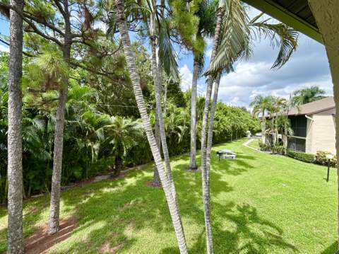 435 Pine Glen Lane #B-2, Greenacres FL - photo 18 of 33