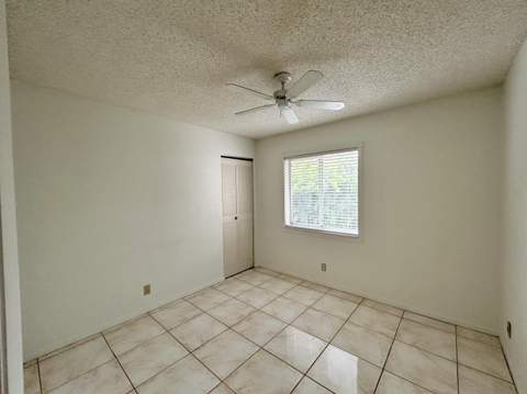 435 Pine Glen Lane #B-2, Greenacres FL - photo 15 of 33