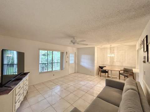 435 Pine Glen Lane #B-2, Greenacres FL - photo 8 of 33