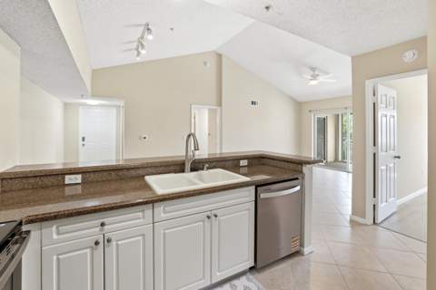 278 Village Boulevard #8306, Tequesta FL - photo 10 of 45