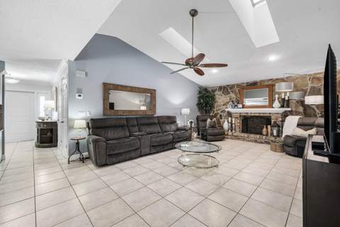 10975 NW 19th Street, Coral Springs FL - photo 10 of 59