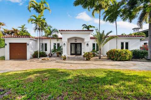 2317 NE 12Th Street, pool for sale in Fort Lauderdale