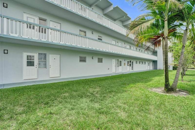 1 bedroom Condominium at 2200 Park Lane #Unit 111, Sheridan Lakes Condo, Hollywood — photo 4