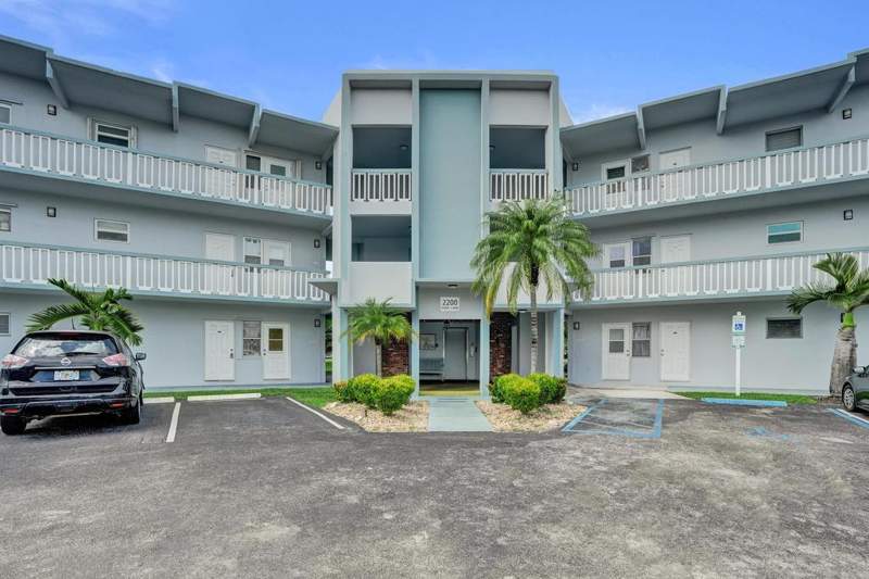 1 bedroom Condominium at 2200 Park Lane #Unit 111, Sheridan Lakes Condo, Hollywood — photo 2