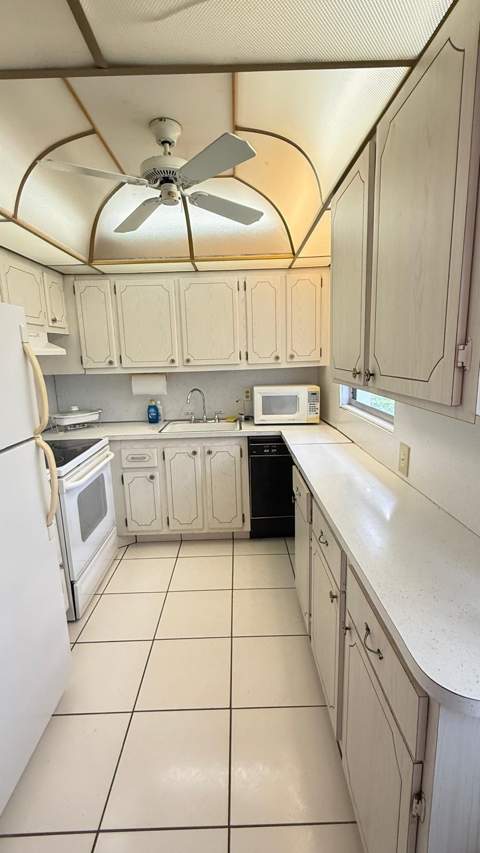 240 Southampton B #240, West Palm Beach FL - photo 23 of 34