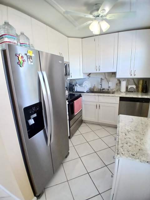 133 Somerset G, West Palm Beach FL - photo 17 of 22