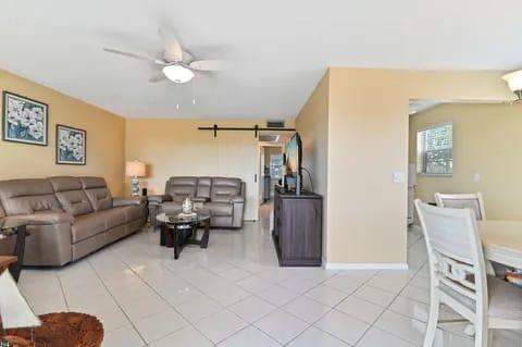 133 Somerset G, West Palm Beach FL - photo 20 of 22