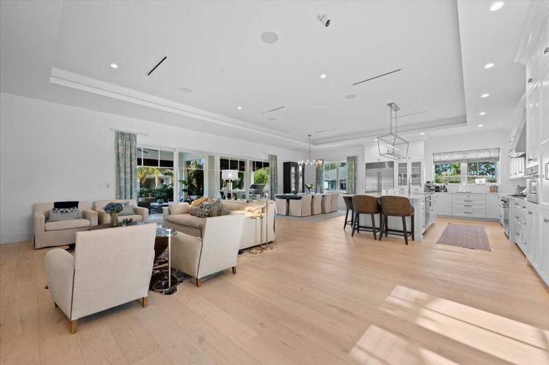 4 bedroom Single Family Residence at 934 N Loxahatchee Drive, Riverside, Jupiter — photo 4