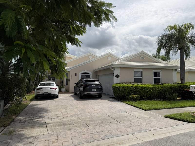 3 bedroom Single Family Residence at 1101 Wilshire Circle, Hollywood Lakes Country Club And, Pembroke Pines — photo 3