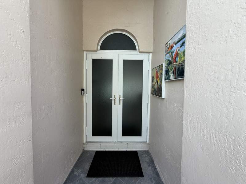 3 bedroom Single Family Residence at 1101 Wilshire Circle, Hollywood Lakes Country Club And, Pembroke Pines — photo 4