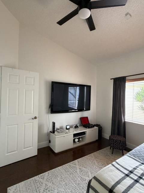 1101 Wilshire Circle, Pembroke Pines FL - photo 8 of 43