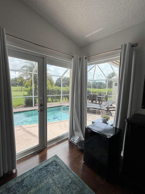 1101 Wilshire Circle, Pembroke Pines FL - photo 14 of 43