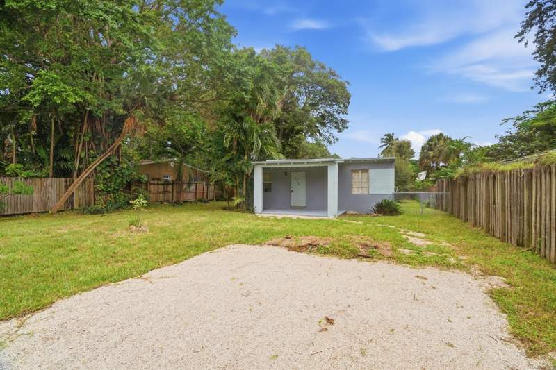 2 bedroom Single Family Residence at 1725 SW 14th Court, Riverside Estates 2nd Revision, Fort Lauderdale — photo 2
