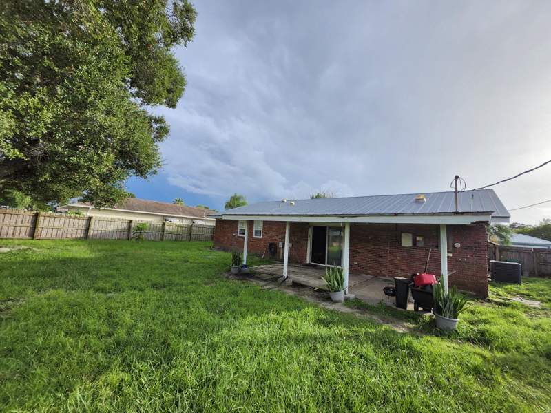 3 bedroom Single Family Residence at 453 SE Asbury Lane, Port St Lucie Section 6, Port St. Lucie — photo 3