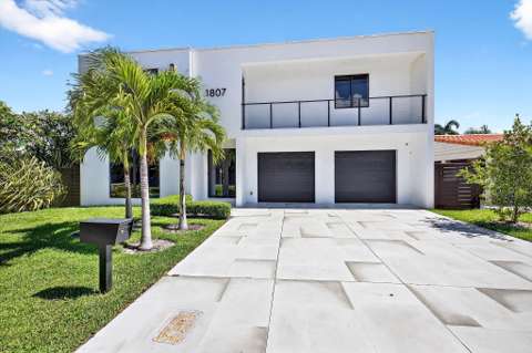 1807 NE 18Th Street, pool for sale in Fort Lauderdale