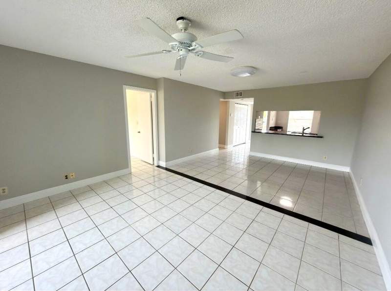 2 bedroom Condominium at 9272 SW 3rd Street #414, Sandalfoot Squire Condo, Boca Raton — photo 4