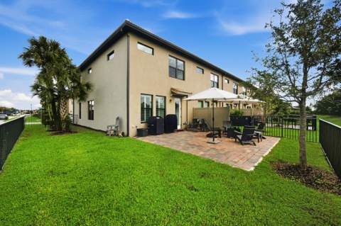 8672 Escue Street, Lake Worth FL - photo 7 of 31