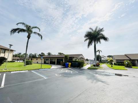 435 Pine Glen Lane #B-2, Greenacres FL - photo 23 of 33