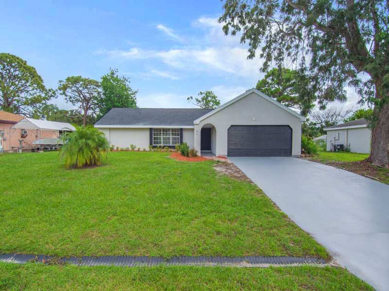 3 bedroom Single Family Residence at 374 SW Homeland Road, Port St Lucie Section 41, Port St. Lucie — photo 1