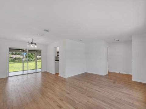 374 SW Homeland Road, Port St. Lucie FL - photo 10 of 41