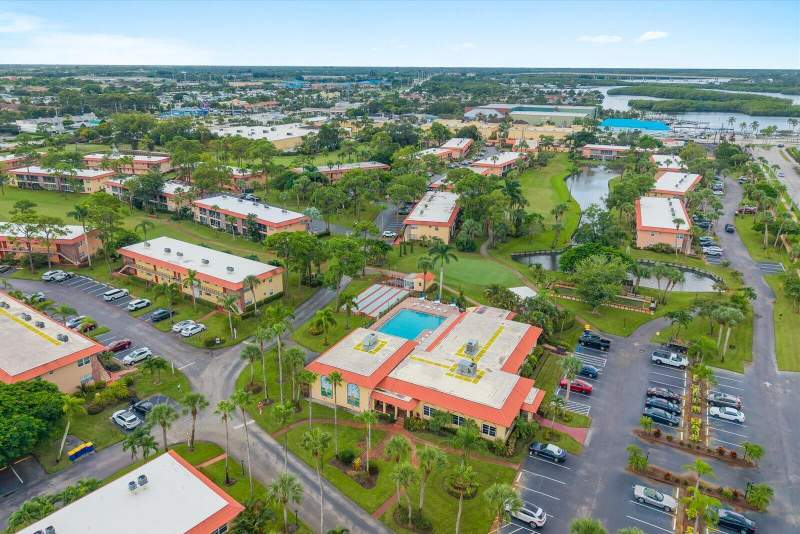 1 bedroom Condominium at 1909 SW Palm City Road #H5, King Mountain Condo (Aka Monterey Yacht & Country, Stuart — photo 3
