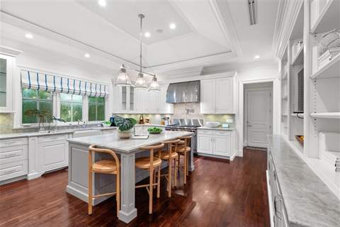 11 Country Road, Village of Golf FL - photo 13 of 43