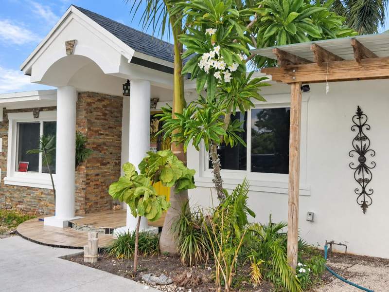 3 bedroom Single Family Residence at 2574 NE 14th Terrace, Collier Manor First Add, Pompano Beach — photo 2