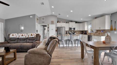 3957 SW Savona Boulevard, Port St. Lucie FL - photo 6 of 39