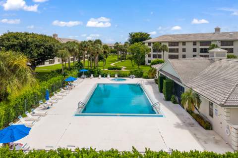 3826 Whitehall Drive #302, West Palm Beach FL - photo 20 of 24